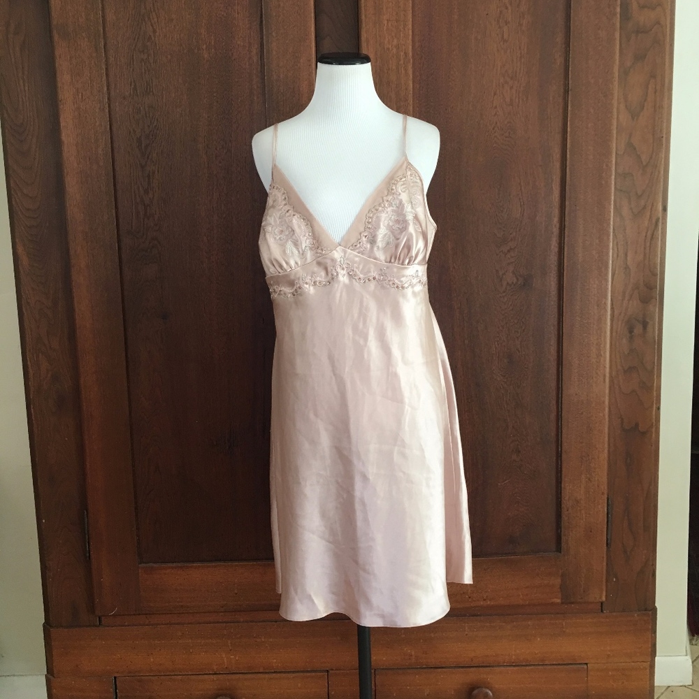 Size 16 Nightgown Champagne Presence...